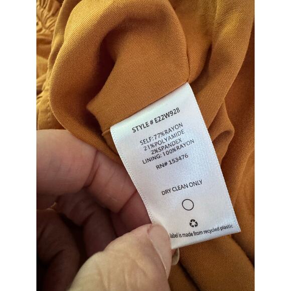 NWT Evereve Shane One Shoulder Top Burnt Gold Size Small - Picture 7 of 7